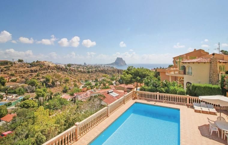 Utsikt över havet och Calpe från ett boende