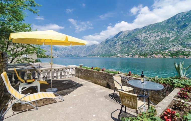 Utsikt från boende i Kotor
