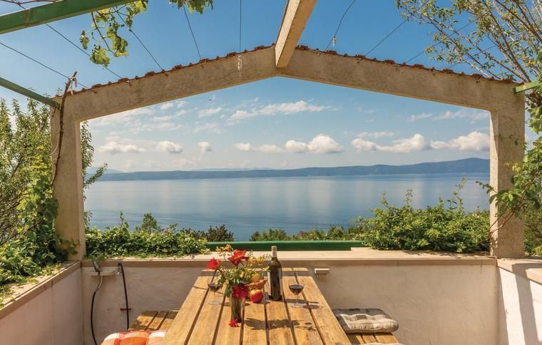 Ett boende i Podgora vid havet