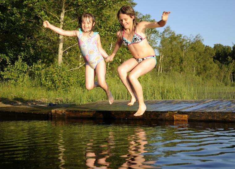 Hela familjen kommer att trivas vid Vida Vättern stugby
