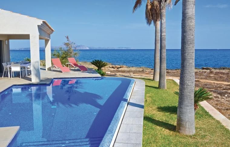 Hus att hyra med pool på Mallorcas nordöstra kust