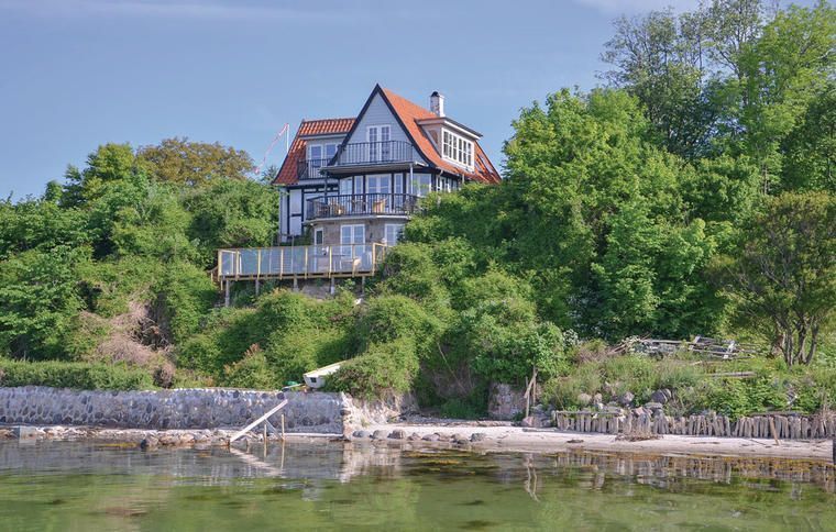 Hus att hyra i Fåborg nära havet och naturen