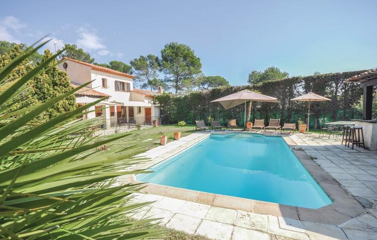 Hus med pool i Mougins