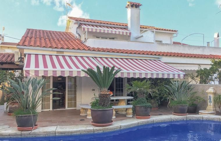 Hus med pool i Sitges att hyra