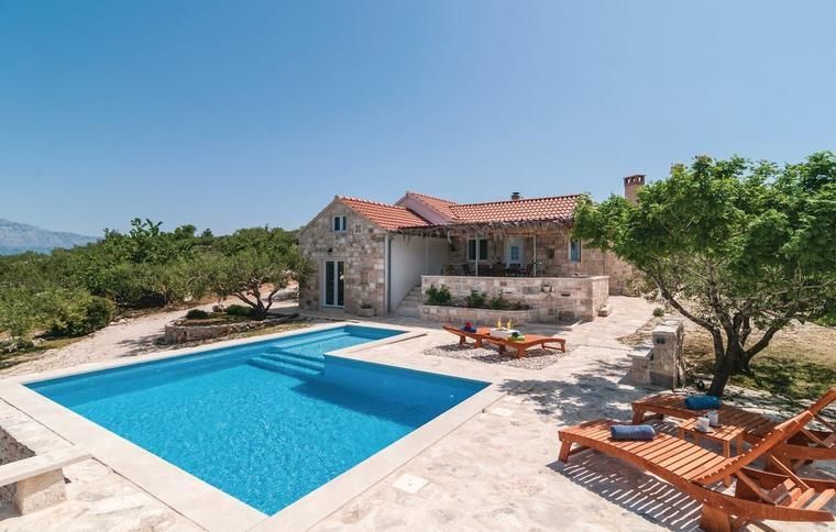 Poolhus på Brac i Kroatien