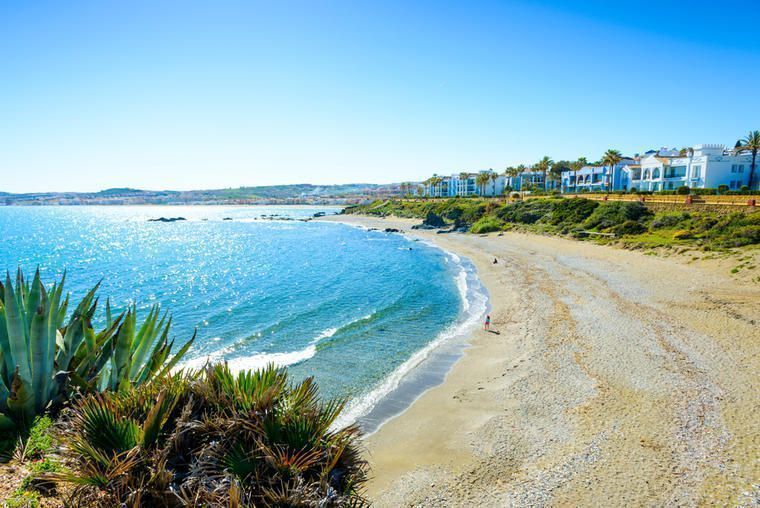 Playa Chica vid Casares, Costa del Sol