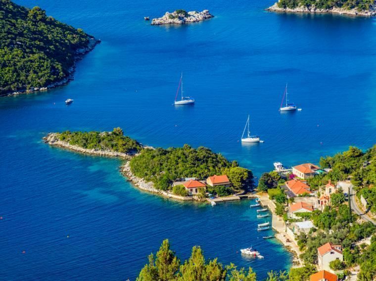 Vy över ön Mljet i Dalmatien