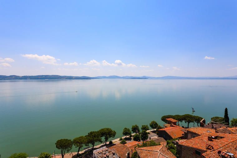 Trasimenosjön - ett givet besöksmål när du ska hyra hus här