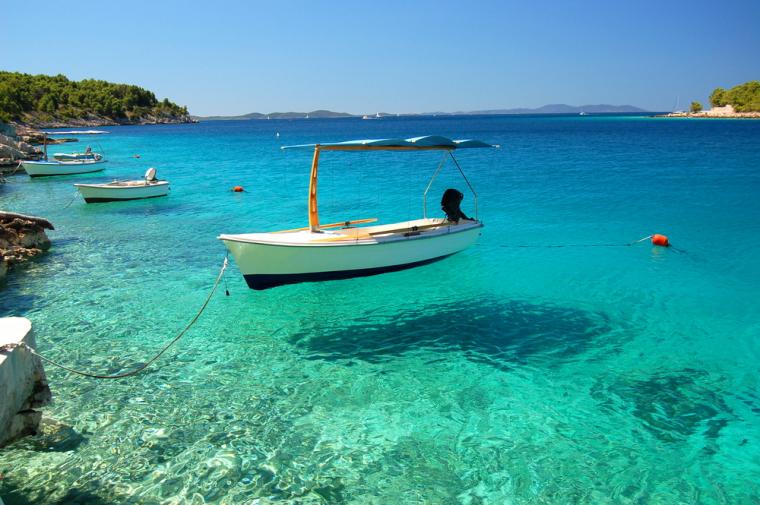 Njut av strandliv i Montenegro