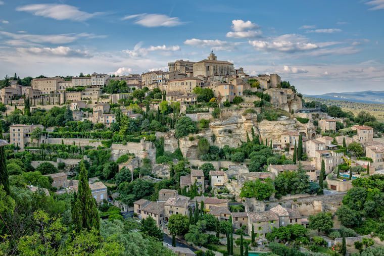 Utsikt över staden Gordes i Vaucluse, Frankrike
