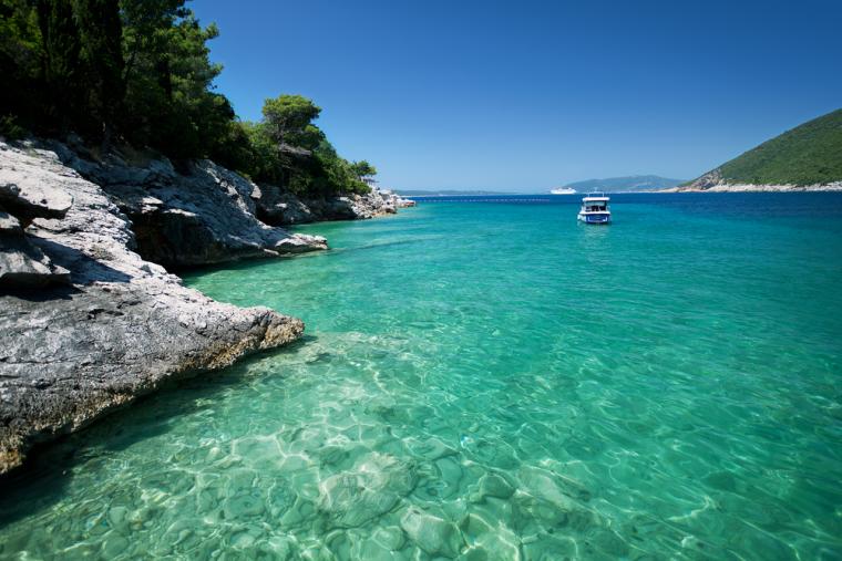 Njut av härliga badvatten i Montenegro