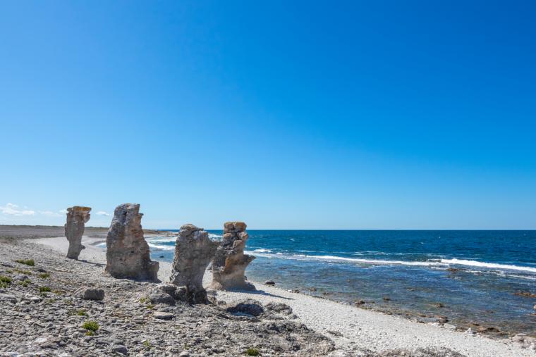 Se raukar och klippformationer på Gotland