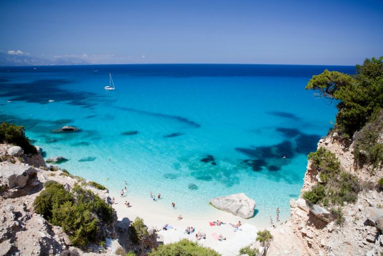 Strand och hav på Sardinien
