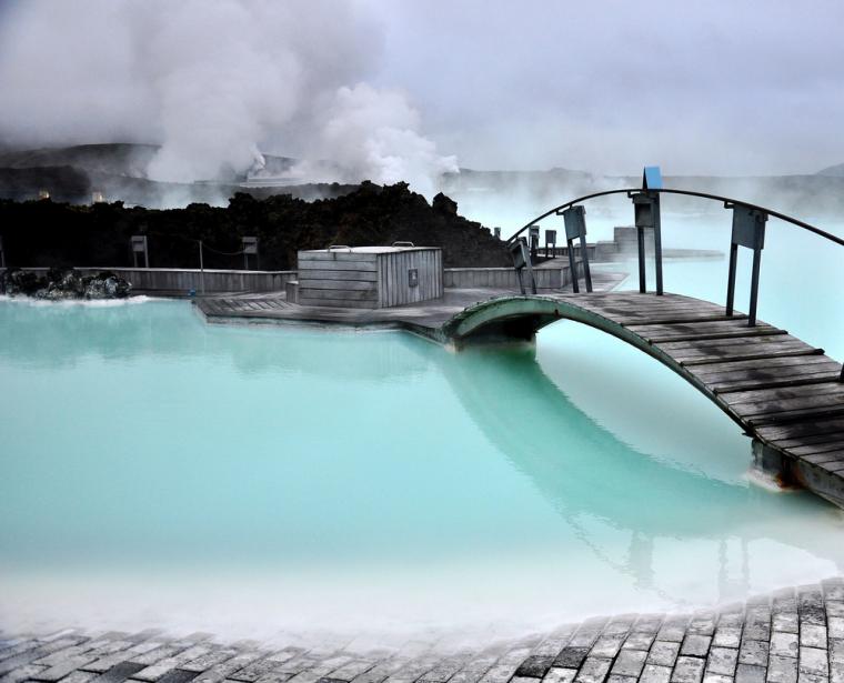 Fascineras av Islands natur