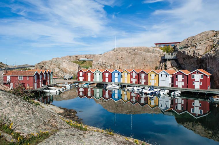 Små stugor vid havet i Smögen