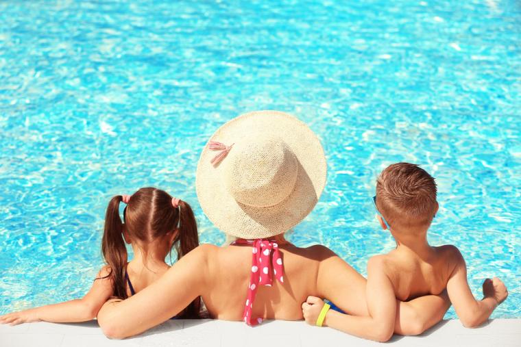 Det finns även semesterhus med utomhuspool i Danmark