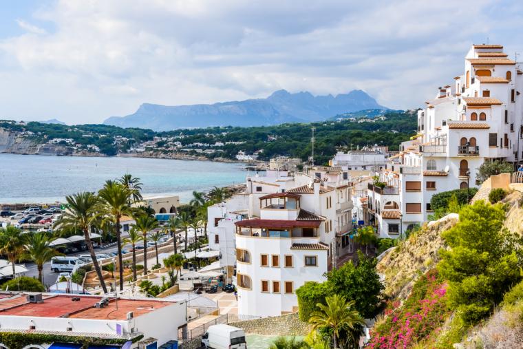 Vita hus i Moraira på Costa Blanca