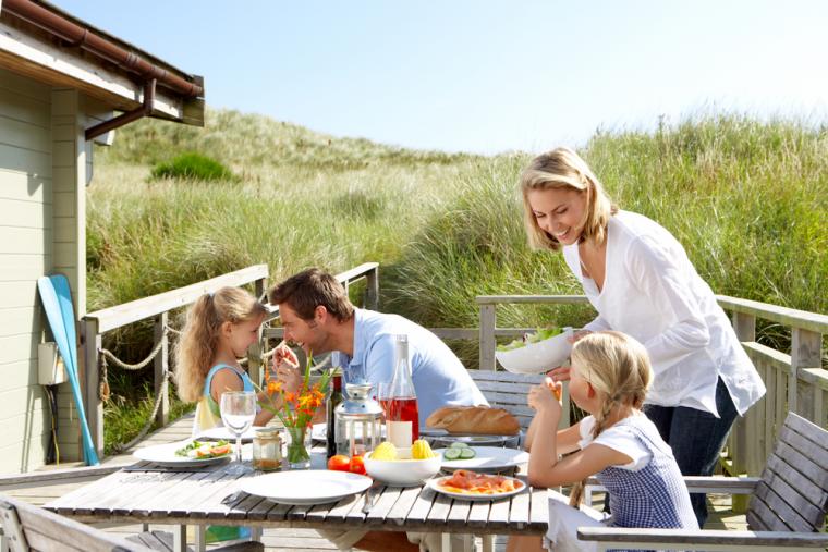 Hyr stugor i Falkenberg med familjen