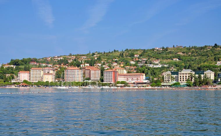 Vid havet i Portoroz på Sloveniens kust