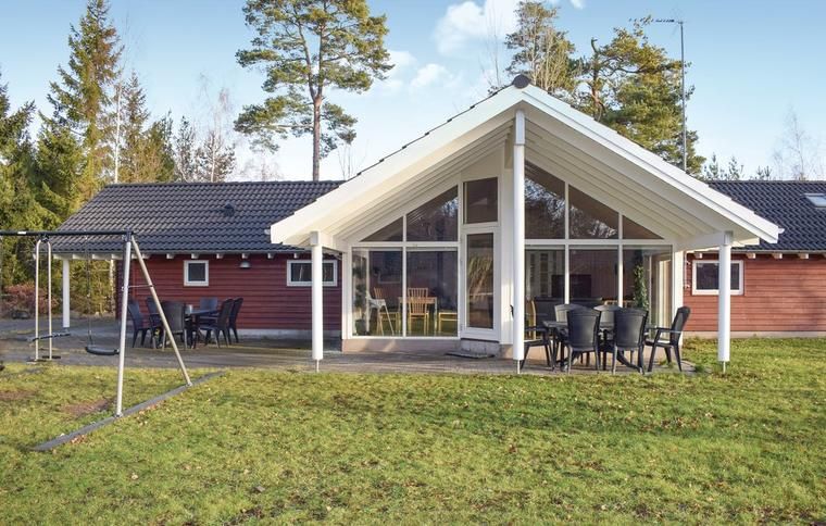 Stor stuga i Köpingsvik för många personer