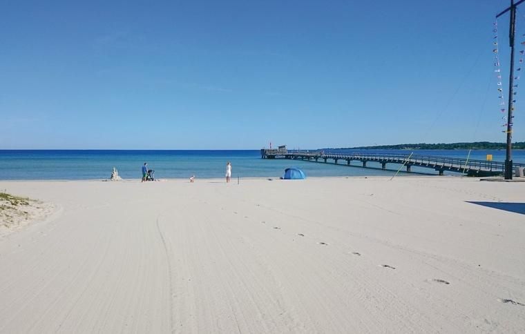Boka boende nära stranden i Köpingsvik på Öland