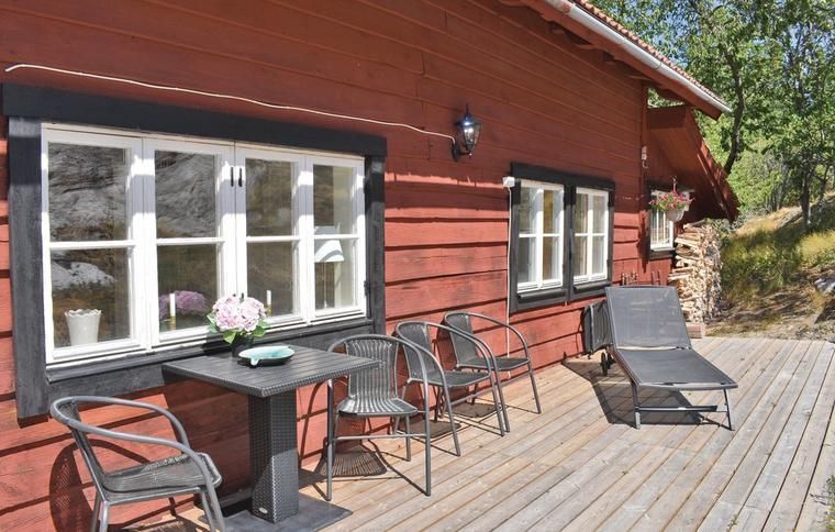 Stuga nära havet i Sankt Anna skärgård
