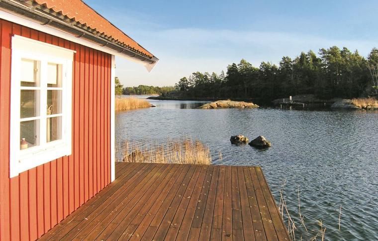 Stuga vid sjö i Västrum, Västervik