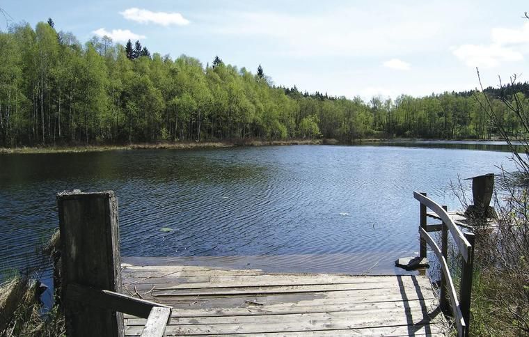 Sjö nära stuga i Ullared, Halland