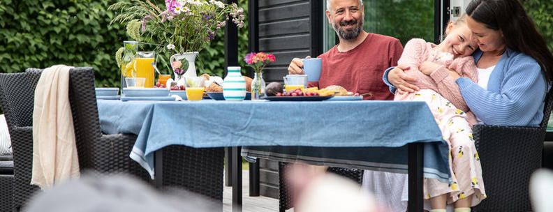Familj i stuga i Danmark