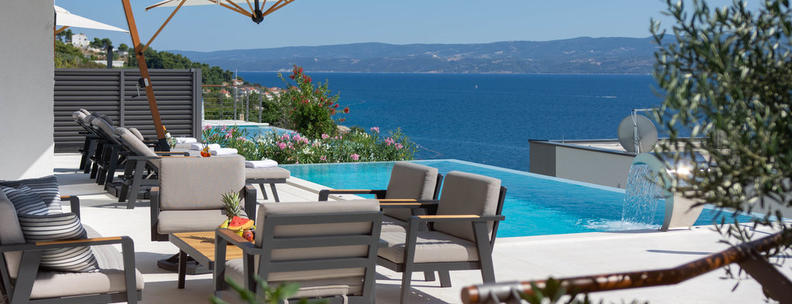 Njut av en magisk semester i Dalmatien, Kroatien i en lyxig villa med havsutsikt.