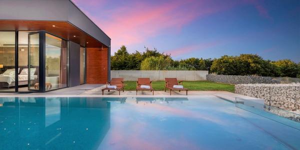 Holiday Homes with Pool